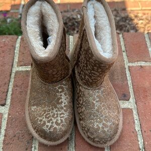 Girls ugg boots size 13